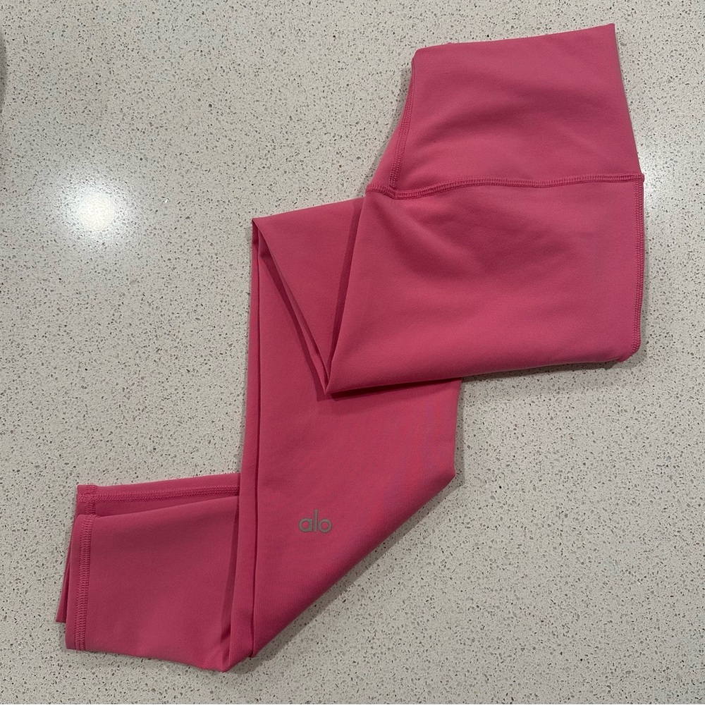 ALO Yoga 7/8 High Waist Airlift Legging - Paradise Pink color / X-Small. - Picture 4 of 8